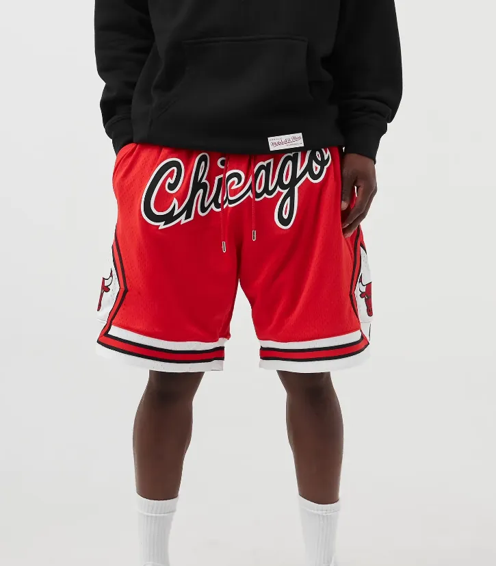 HOOPER BULLS VINTAGE BASKETBALL SHORT IN RED