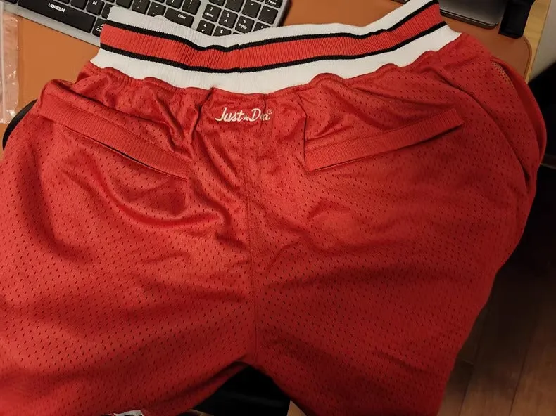 HOOPER BULLS VINTAGE BASKETBALL SHORT IN RED