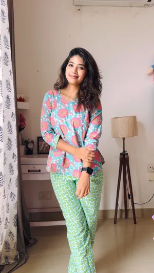 MANGAI Premium Cotton Printed Cambric Night Suits | Stylish Print's All Over | Top & Bottom Set | 3/4 Sleeve | Trendy Night Suits for Stylish Women's (CMNS)